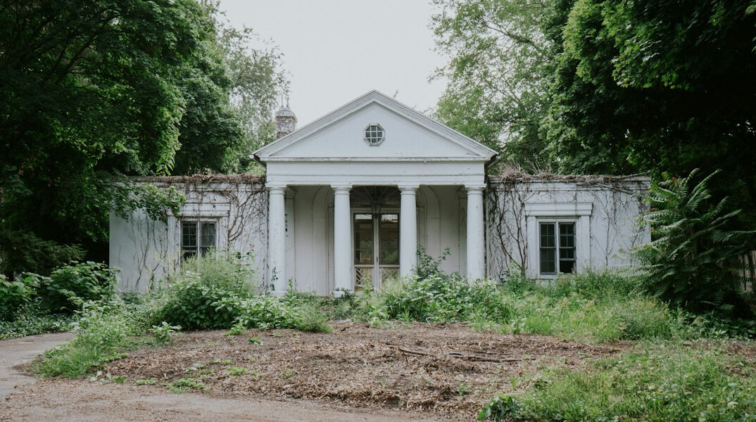 abandoned mansion exterior